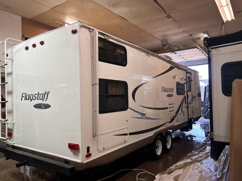 2012 Forest River Flagstaff Super Lite 26BHS - Image 2