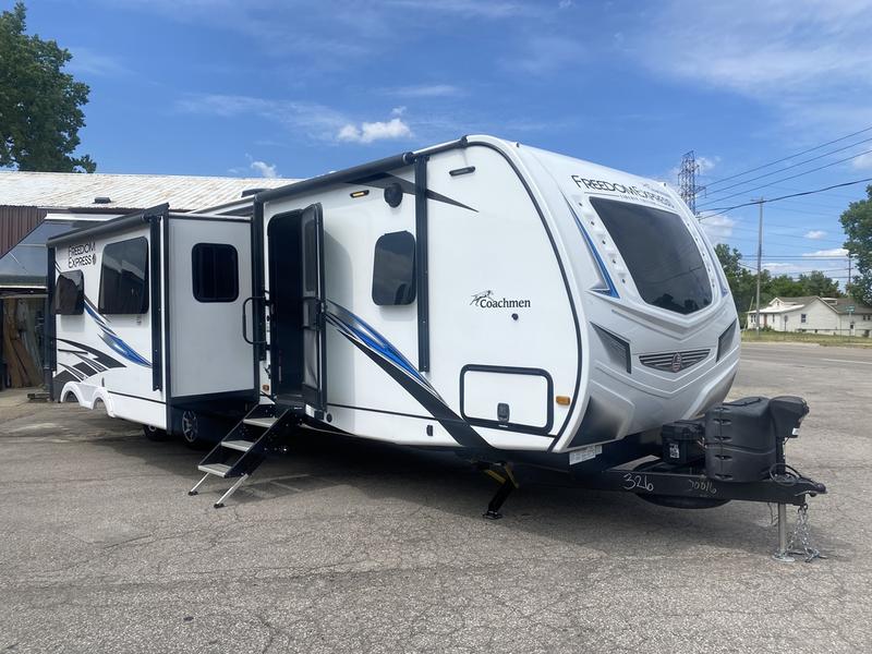 2021 Coachmen Freedom Express Liberty Edition 326BHDSLE