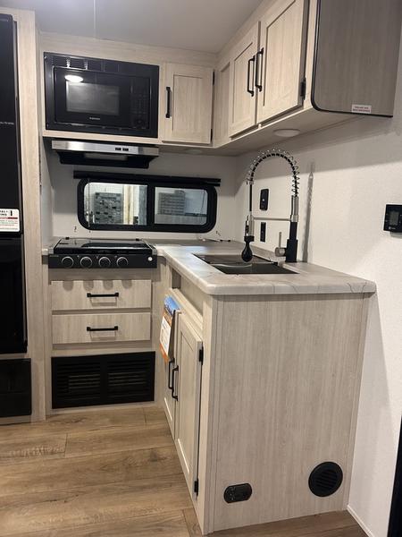 2025 Palomino 23BHCE - Image 7